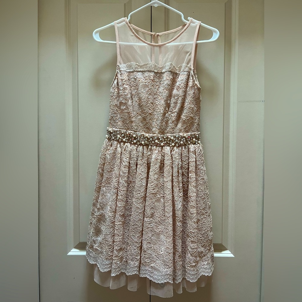 Preloved Beautiful lace dress with beads pale peach Junior size 3